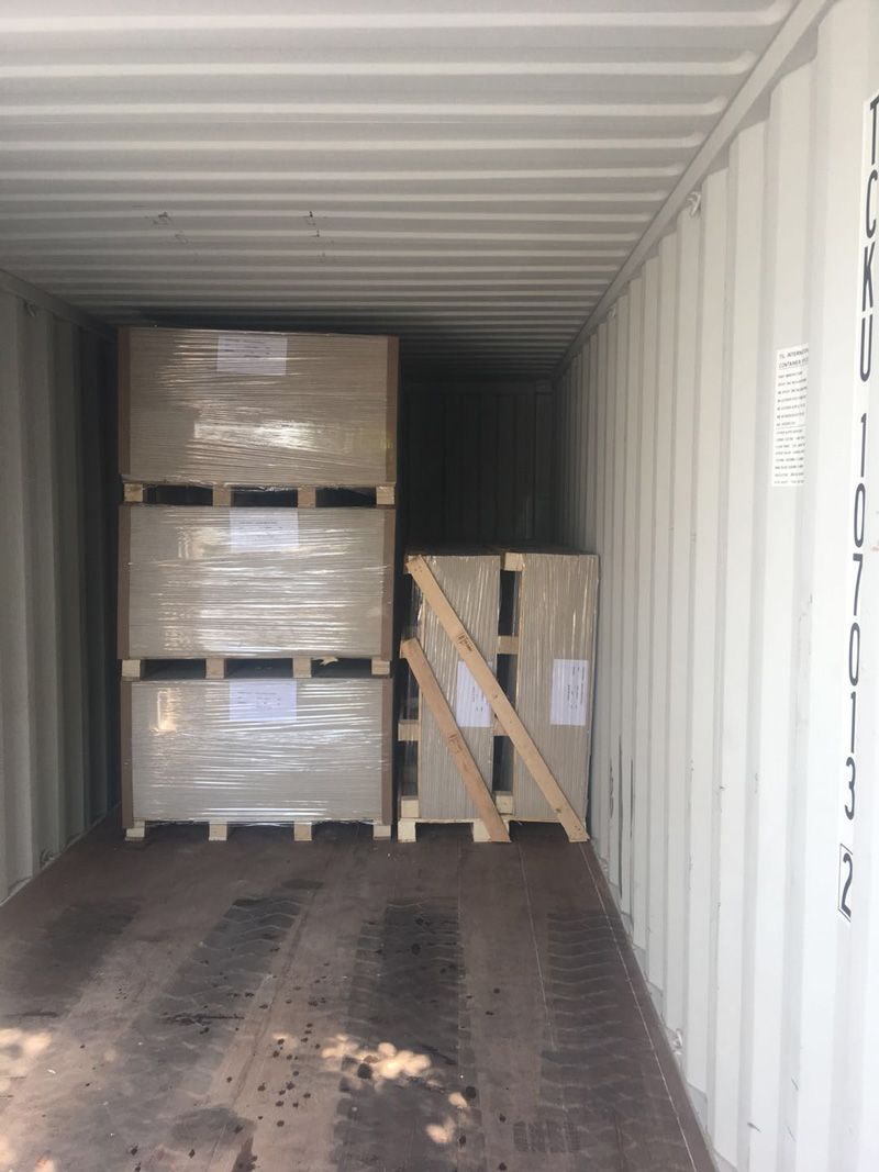 We load goods and export calcium silicate board to South Africa